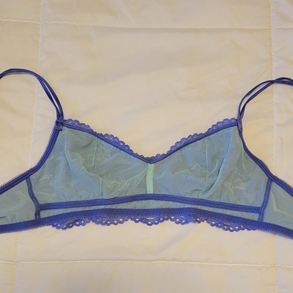b. tempt'd by Wacoal lilac blue lace bralette w/ adjustable straps sz: M - Picture 3 of 5